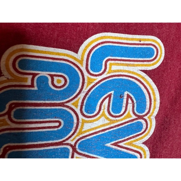 Levis TShirt Levi Strauss and Company Red Levi's short sleeve t-shirt Mens Small - Picture 4 of 4